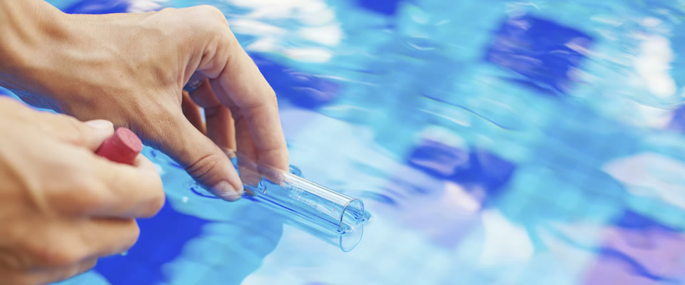 How does Covid-19 survive in pool or hot tub water?