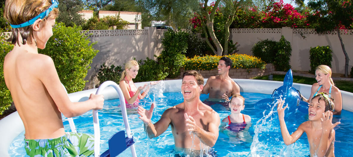 Backyard fun in Nashville above ground pool